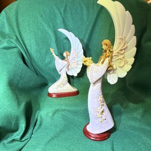 Resin  Angel Figurines Set of 2 Floral Details Wooden Base Christian